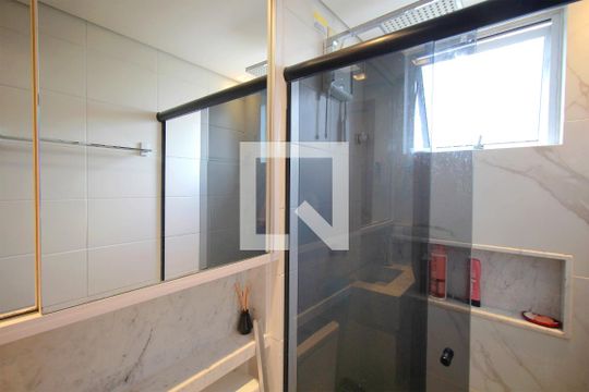 Banheiro de apartamento à venda com 2 quartos, 43m² em Bandeirantes (pampulha), Belo Horizonte