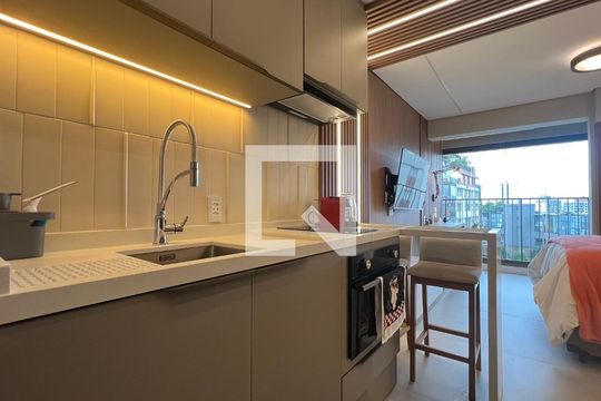 Cozinha de kitnet/studio à venda com 1 quarto, 26m² em Cerqueira César, São Paulo