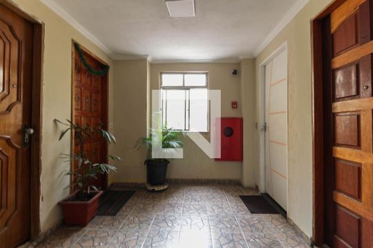 Hall de Entrada de apartamento à venda com 2 quartos, 44m² em Vila Jacuí, São Paulo