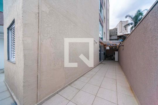Quintal de apartamento à venda com 2 quartos, 115m² em Parque São Vicente, Mauá