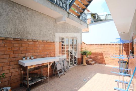 Quintal de casa à venda com 3 quartos, 330m² em Vila Carrão, São Paulo