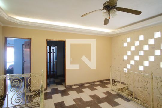 Hall dos Quartos de casa à venda com 3 quartos, 330m² em Vila Carrão, São Paulo