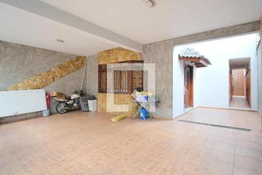 Garagem de casa à venda com 3 quartos, 330m² em Vila Carrão, São Paulo