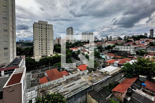 Vista  de apartamento à venda com 2 quartos, 70m² em Jardim Aeroporto, São Paulo