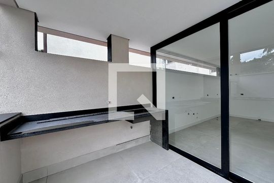 Varanda/Quintal de casa de condomínio à venda com 4 quartos, 496m² em Jardim Cordeiro, São Paulo
