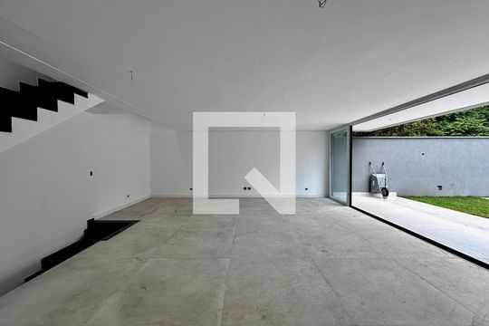 Sala de casa de condomínio à venda com 4 quartos, 496m² em Jardim Cordeiro, São Paulo