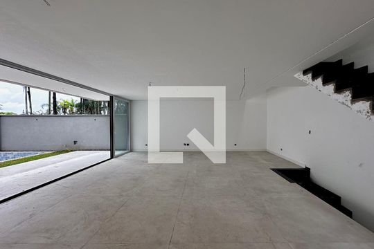 Sala de casa de condomínio à venda com 4 quartos, 486m² em Jardim Cordeiro, São Paulo