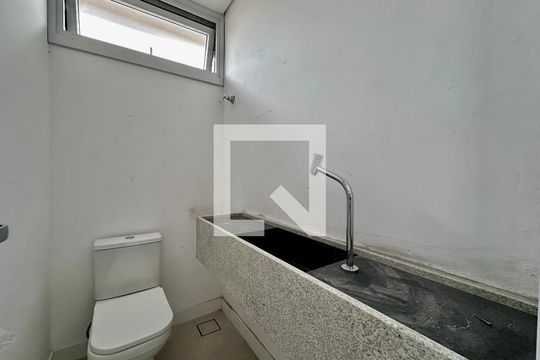Lavabo de casa de condomínio à venda com 4 quartos, 486m² em Jardim Cordeiro, São Paulo