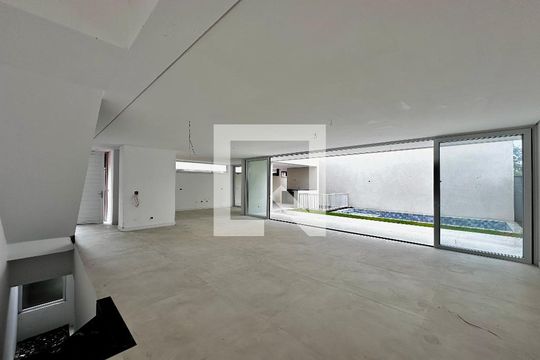 Sala de casa de condomínio à venda com 4 quartos, 486m² em Jardim Cordeiro, São Paulo
