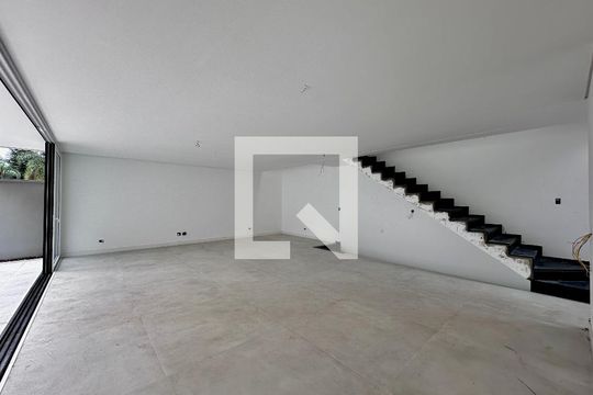 Sala de casa de condomínio à venda com 4 quartos, 486m² em Jardim Cordeiro, São Paulo