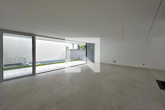 Sala de casa de condomínio à venda com 4 quartos, 486m² em Jardim Cordeiro, São Paulo