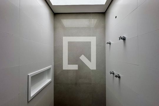 Banheiro Suíte 3 de casa de condomínio à venda com 4 quartos, 531m² em Jardim Cordeiro, São Paulo