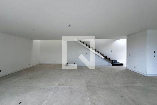 Sala de casa de condomínio à venda com 4 quartos, 531m² em Jardim Cordeiro, São Paulo