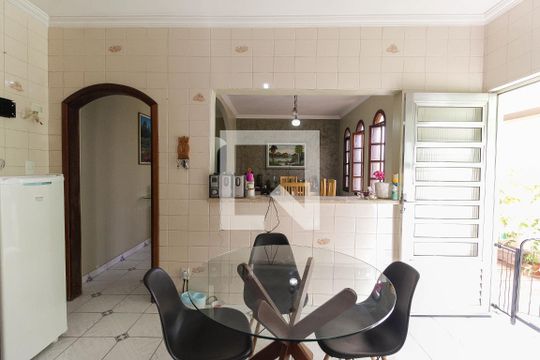 Cozinha de casa à venda com 4 quartos, 376m² em Vila Regina, São Paulo
