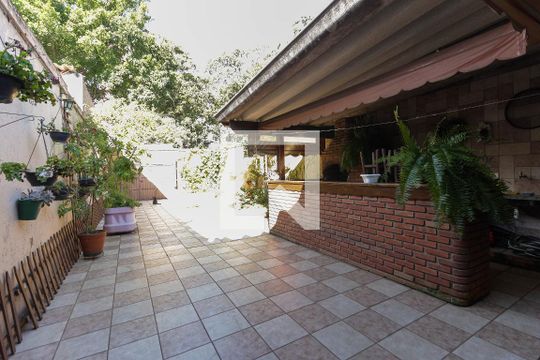Churrasqueira de casa à venda com 4 quartos, 376m² em Vila Regina, São Paulo