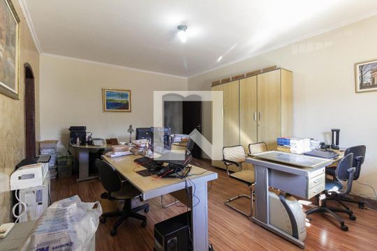 Suíte de casa à venda com 4 quartos, 376m² em Vila Regina, São Paulo