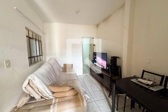 Sala de casa de condomínio à venda com 3 quartos, 360m² em Novo Riacho, Contagem