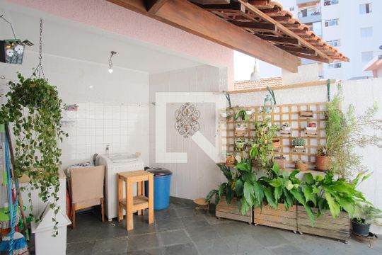 Quintal / Área de Serviço de casa à venda com 4 quartos, 250m² em Chácara Santo Antônio (zona Leste), São Paulo