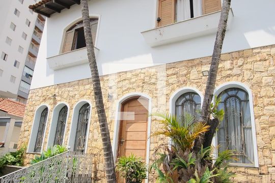 Frente de casa à venda com 4 quartos, 250m² em Chácara Santo Antônio (zona Leste), São Paulo