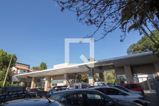 Fachada de casa de condomínio à venda com 4 quartos, 360m² em Alphaville, Santana de Parnaíba
