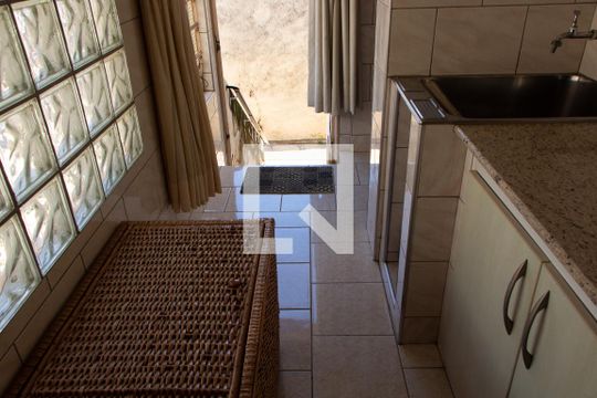 ÁREA DE SERVIÇO de casa para alugar com 2 quartos, 165m² em Botafogo, Campinas