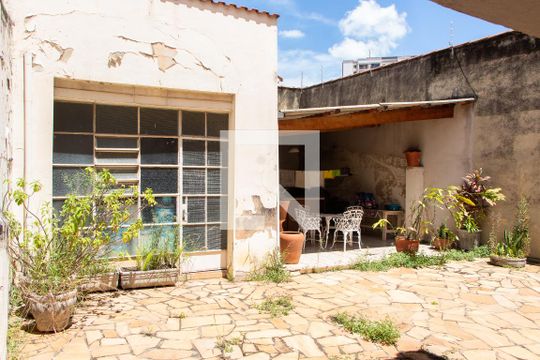 ÁREA EXTERNA FUNDOS de casa para alugar com 2 quartos, 165m² em Botafogo, Campinas