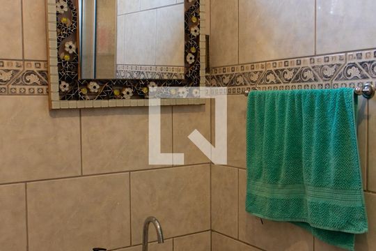 BANHEIRO de casa para alugar com 2 quartos, 165m² em Botafogo, Campinas