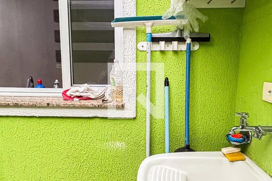 Área de Serviço de apartamento para alugar com 2 quartos, 50m² em Vila Pires, Santo André