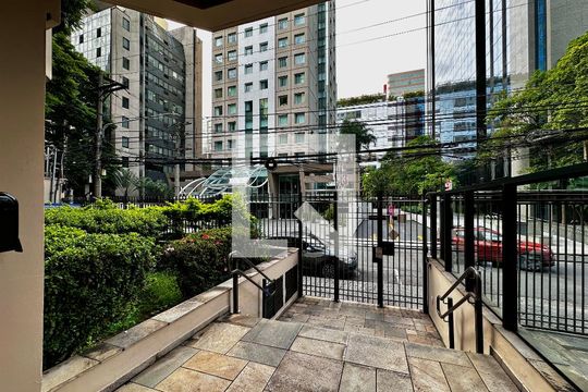 Entrada de apartamento à venda com 1 quarto, 60m² em Vila Olímpia, São Paulo