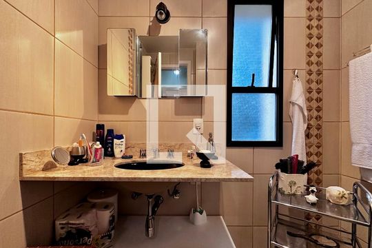 Banheiro de apartamento à venda com 1 quarto, 60m² em Vila Olímpia, São Paulo