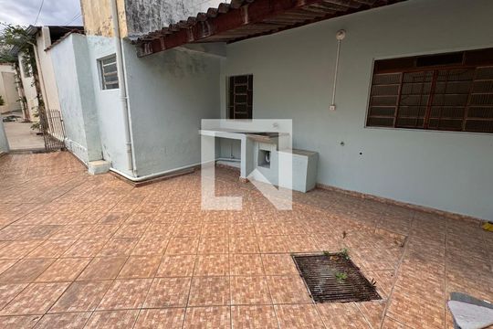 Área Externa de casa à venda com 11 quartos, 568m² em Parque Industrial, Campinas