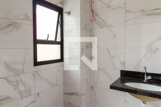 Banheiro de apartamento para alugar com 1 quarto, 32m² em Vila Invernada, São Paulo