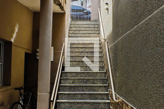 Área comum de casa para alugar com 1 quarto, 40m² em Vila Diva, São Paulo