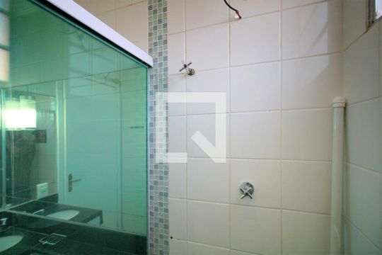 Banheiro de apartamento à venda com 2 quartos, 42m² em Nossa Senhora da Aparecida, Belo Horizonte