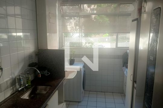 Cozinha de apartamento à venda com 3 quartos, 85m² em Buritis, Belo Horizonte