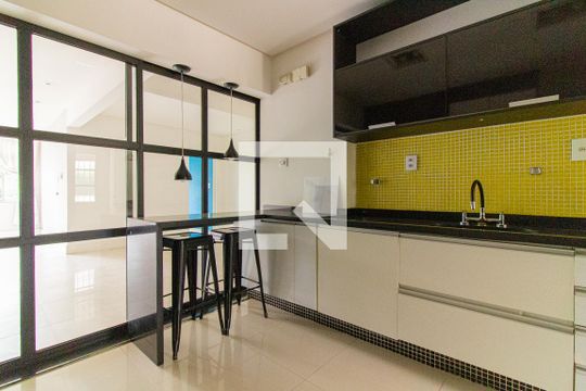Cozinha de apartamento à venda com 3 quartos, 236m² em Água Branca, São Paulo