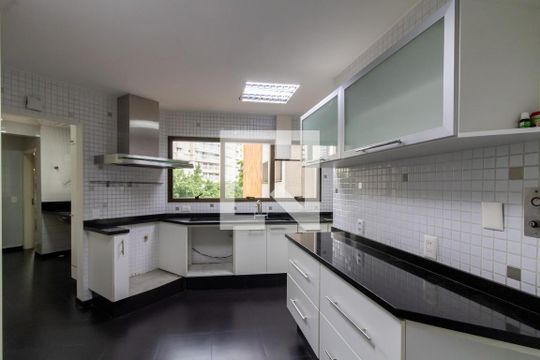 Cozinha de apartamento à venda com 3 quartos, 185m² em Centro, Guarulhos