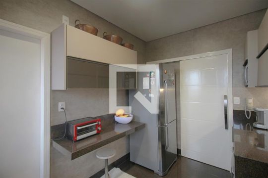 Cozinha de apartamento à venda com 5 quartos, 278m² em Serra, Belo Horizonte