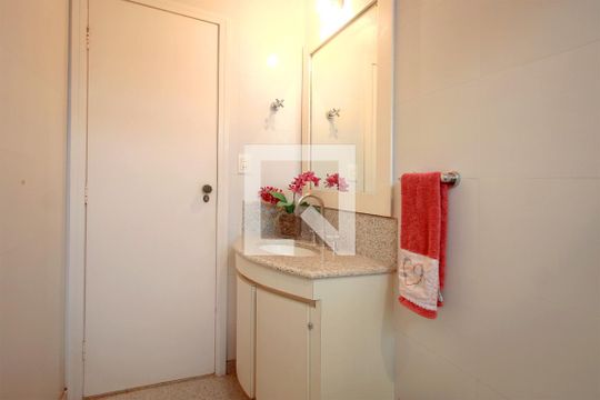 Banheiro de apartamento à venda com 5 quartos, 278m² em Serra, Belo Horizonte