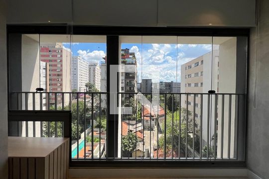 Quarto de kitnet/studio à venda com 1 quarto, 27m² em Cerqueira César, São Paulo