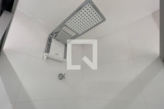 Banheiro de kitnet/studio à venda com 1 quarto, 27m² em Cerqueira César, São Paulo