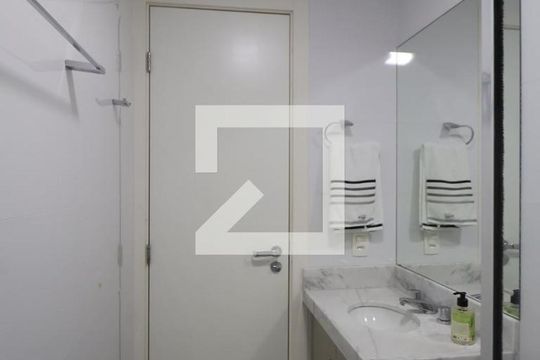 Banheiro de apartamento para alugar com 2 quartos, 62m² em Marechal Rondon, Canoas