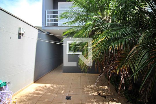 Quintal de casa à venda com 4 quartos, 260m² em Jardim Nova Petropolis, São Bernardo do Campo