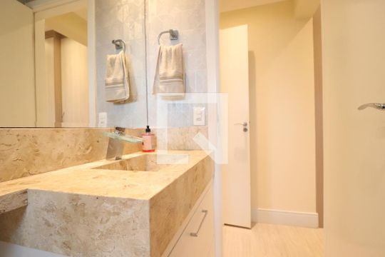 Banheiro Quarto 1 suíte de apartamento à venda com 2 quartos, 65m² em Vila América, Santo André