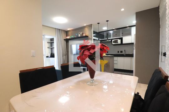 Sala de apartamento à venda com 2 quartos, 65m² em Vila América, Santo André