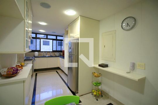 Cozinha de apartamento à venda com 4 quartos, 203m² em Santo Agostinho, Belo Horizonte