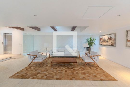 Hall de entrada de apartamento para alugar com 2 quartos, 180m² em Consolação, São Paulo