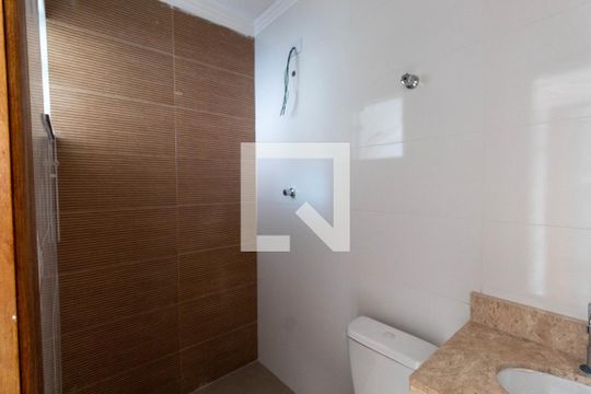 Banheiro de apartamento para alugar com 2 quartos, 55m² em Parque Boturussu, São Paulo