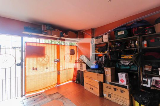 Garagem de casa à venda com 7 quartos, 180m² em Vila Olinda, São Paulo