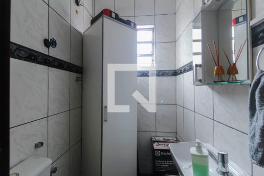 Banheiro 1 de casa à venda com 7 quartos, 180m² em Vila Olinda, São Paulo